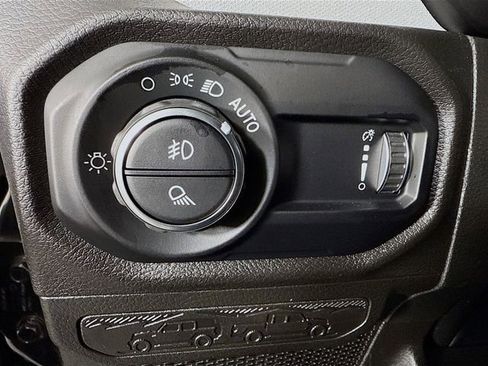 Used 2024 Jeep Gladiator Sport AWD/4WD image 10