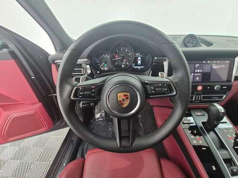 Certified 2026 Porsche Macan Turbo AWD/4WD image 30