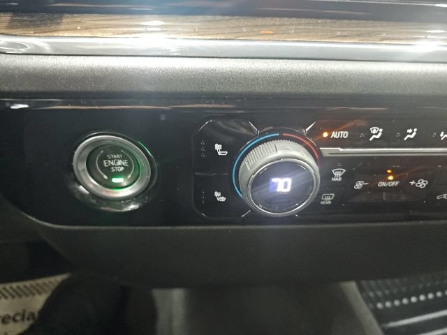 Used 2023 Chevrolet Silverado 1500 LT AWD/4WD image 6