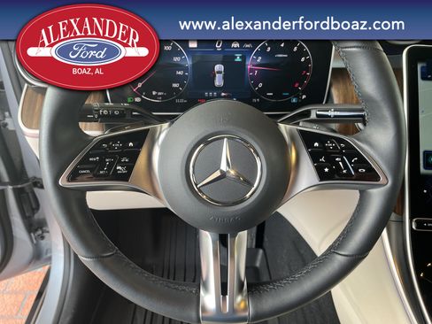 Used 2025 Mercedes-Benz GLC 300 4MATIC image 22