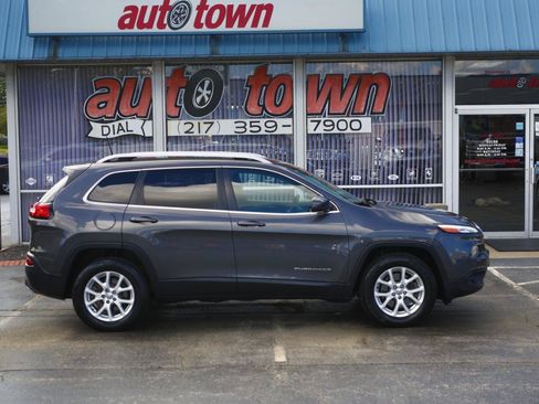 Used 2016 Jeep Cherokee Latitude w/ Safety/Convenience Group AWD/4WD image 20