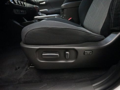 Used 2023 Toyota Tacoma TRD Sport image 31