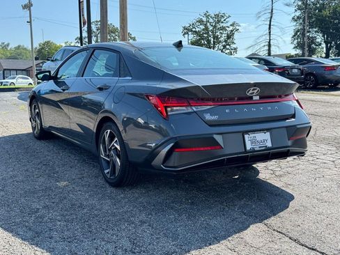 Used 2025 Hyundai Elantra SEL FWD image 7