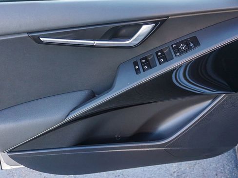 Certified 2023 Kia Niro EX image 19