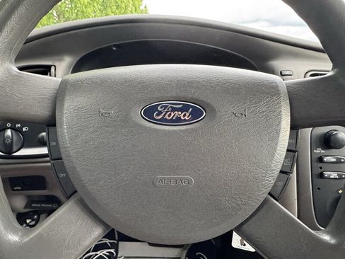 Used 2005 Ford Taurus SE FWD image 19