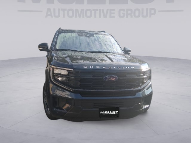 Certified 2025 Ford Expedition Active AWD/4WD image 3