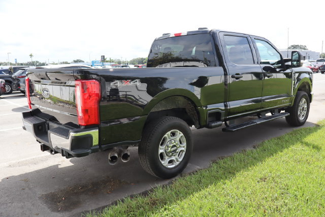 Used 2026 Ford F250 XLT AWD/4WD image 2