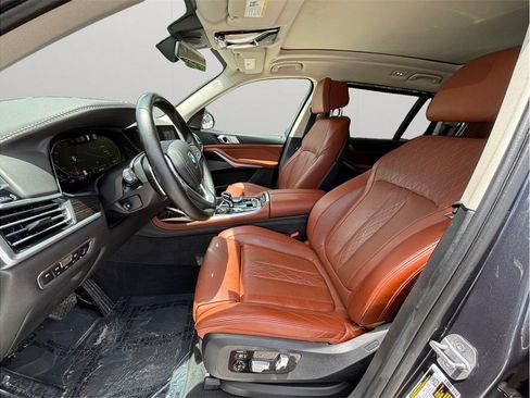 Used 2019 BMW X7 xDrive50i w/ Premium Package AWD/4WD image 2