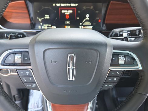 Used 2019 Lincoln Navigator Reserve AWD/4WD image 23