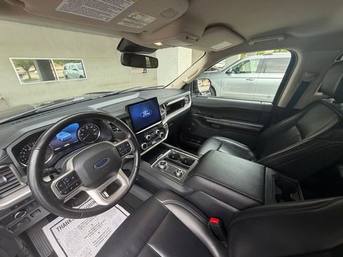 Used 2024 Ford Expedition XLT AWD/4WD image 5