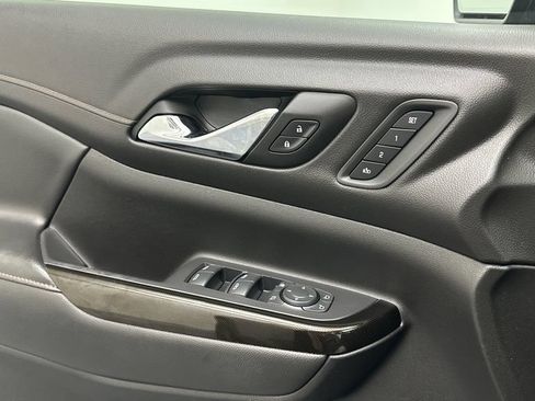 Used 2022 GMC Acadia AT4 w/ Technology Package AWD/4WD image 19