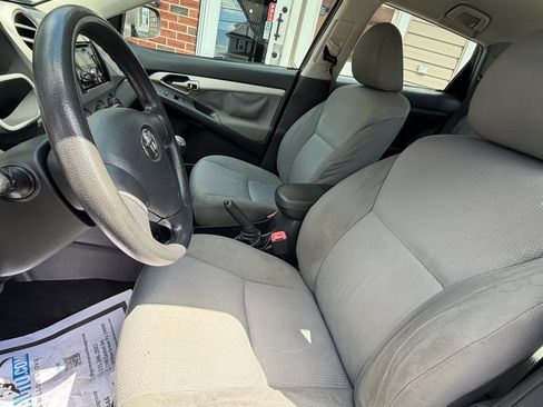 Used 2009 Toyota Matrix FWD image 9