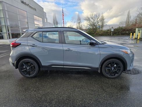 Used 2023 Nissan Kicks SR w/ SR Premium Package image 8