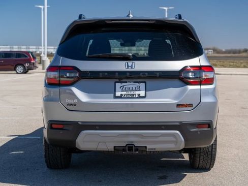New 2025 Honda Pilot TrailSport image 6