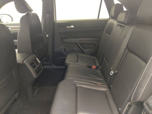Used 2020 Volkswagen Atlas Cross Sport SE FWD image 18