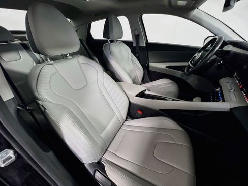 Used 2024 Hyundai Elantra Limited FWD image 30