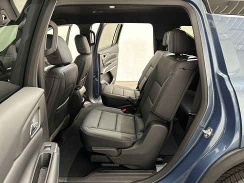 Used 2025 Chevrolet Traverse LT AWD/4WD image 13