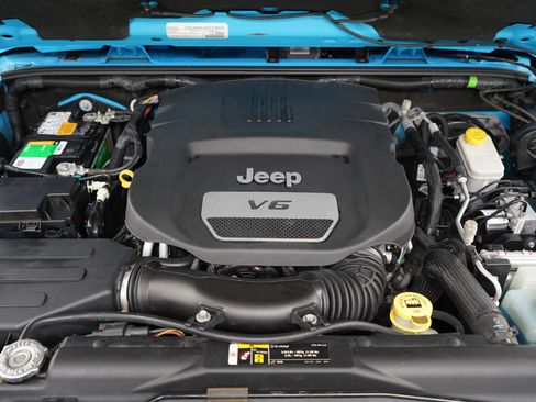Used 2017 Jeep Wrangler Sahara AWD/4WD image 26