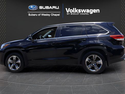 Used 2018 Toyota Highlander Limited Platinum AWD/4WD image 4