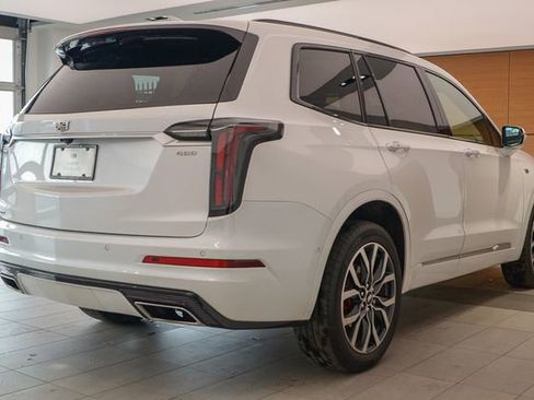 Used 2023 Cadillac XT6 Sport w/ Technology Package image 6