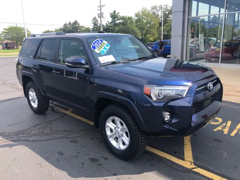 Used 2024 Toyota 4Runner SR5 Premium w/ Moonroof Package AWD/4WD image 3