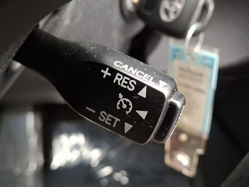 Used 2014 Toyota Corolla LE image 25