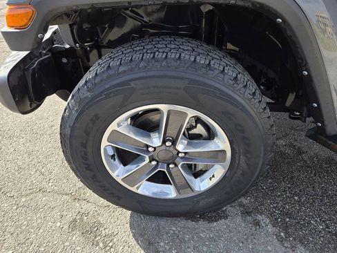 Used 2021 Jeep Wrangler Unlimited Sahara image 11