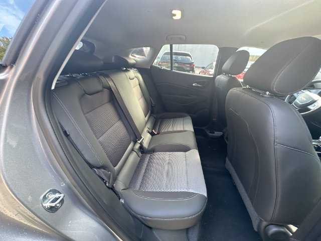 Used 2024 Chevrolet Trax LT FWD image 37