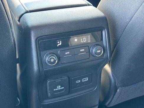 Used 2023 GMC Acadia SLE w/ Driver Convenience Package FWD image 15