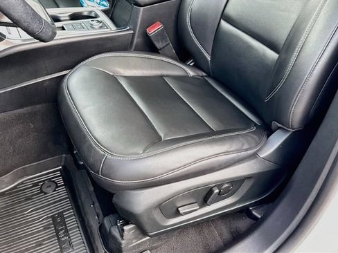 Certified 2022 Ford Explorer XLT w/ Equipment Group 202A AWD/4WD image 26