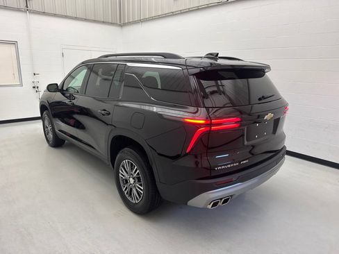 Used 2025 Chevrolet Traverse LT AWD/4WD image 4