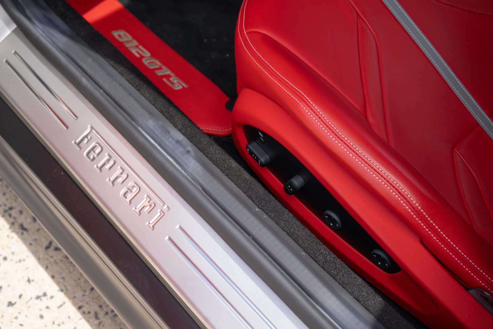 Certified 2022 Ferrari 812 GTS RWD image 29