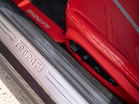 Used 2022 Ferrari 812 GTS RWD image 29