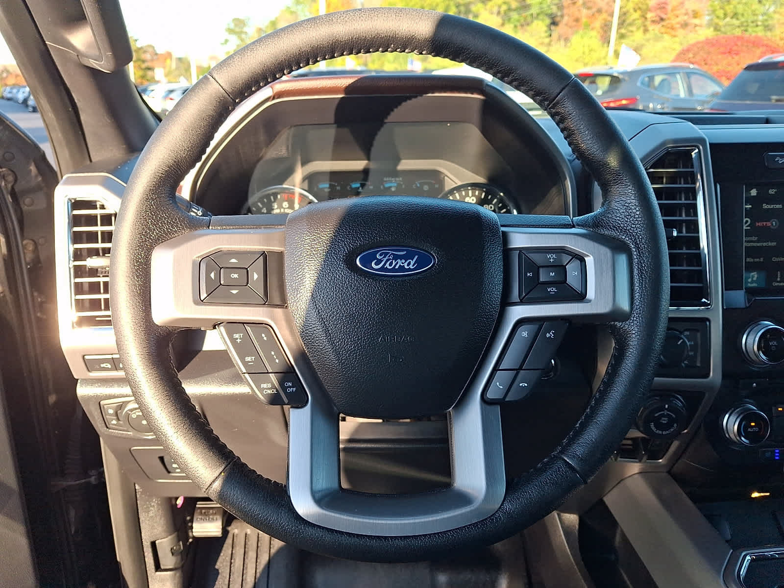 Used 2016 Ford F150 Platinum w/ Equipment Group 701A Luxury AWD/4WD image 22