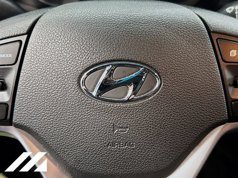 Used 2019 Hyundai Tucson SE AWD/4WD image 32