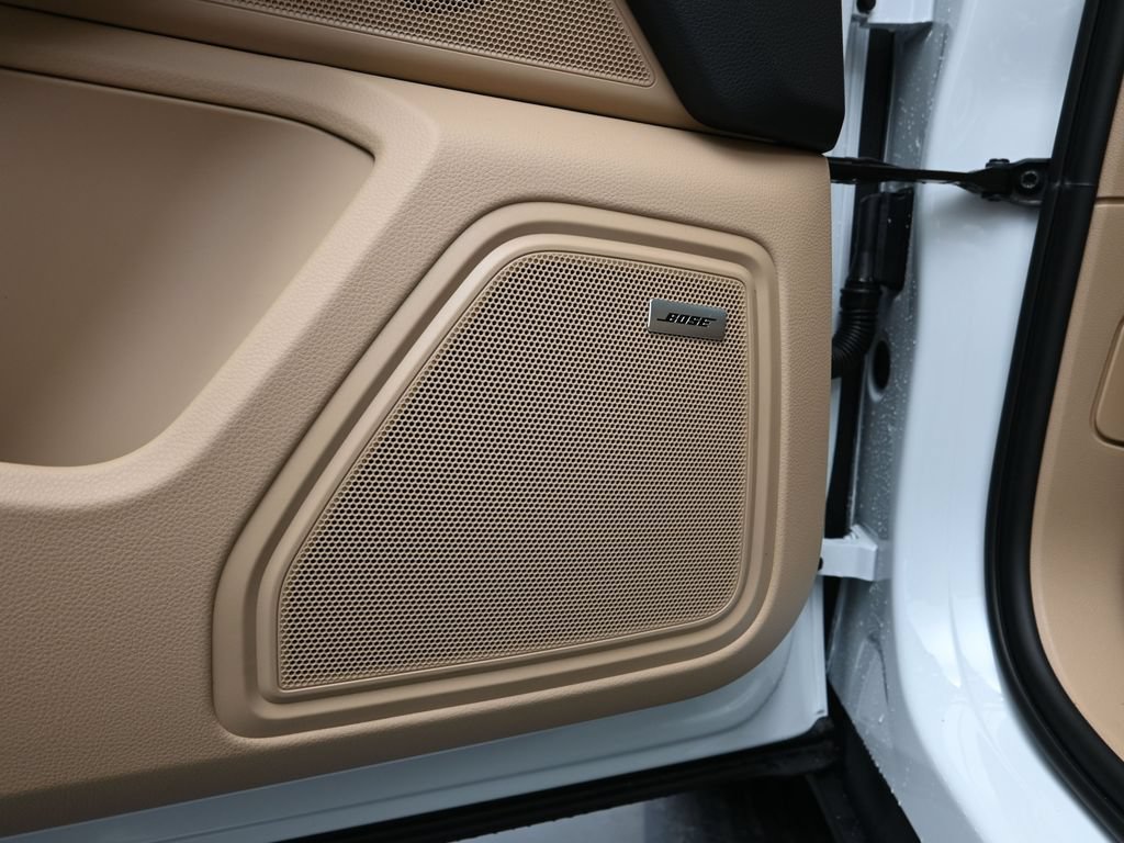 Certified 2026 Porsche Macan AWD/4WD image 13