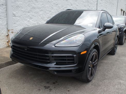 Used 2023 Porsche Cayenne AWD/4WD image 1