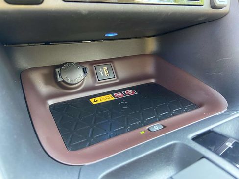 Used 2024 Toyota RAV4 Limited w/ Advanced Technology Package FWD image 25