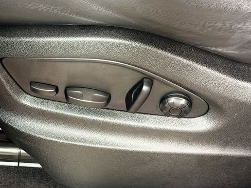 Certified 2024 Porsche Cayenne AWD/4WD image 25