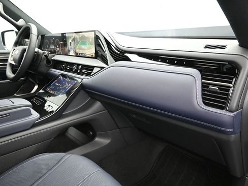 New 2026 INFINITI QX80 SPORT w/ Sport Exterior Package image 25