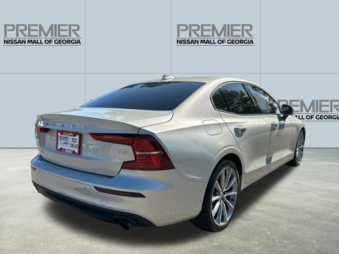 Used 2019 Volvo S60 T5 Momentum w/ Multimedia Package image 5