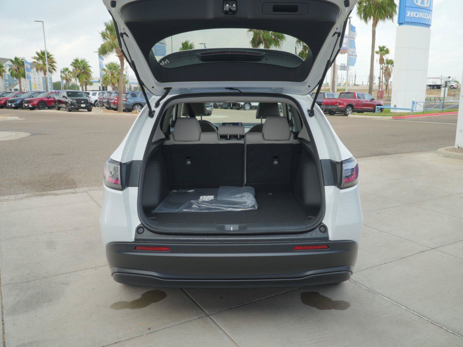 New 2027 Honda HR-V LX image 7