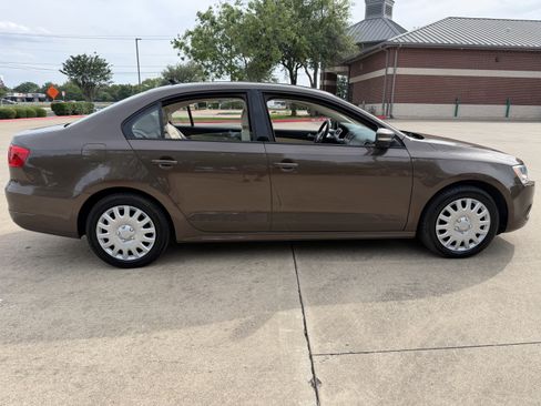 Used 2014 Volkswagen Jetta SE FWD image 8