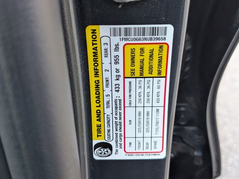 Used 2022 Ford Escape SE w/ SE Sport Appearance Package image 36