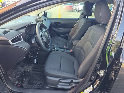 Used 2025 Toyota Corolla LE FWD image 3