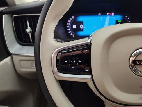 New 2025 Volvo XC60 T8 Plus w/ Protection Package Premier AWD/4WD image 28