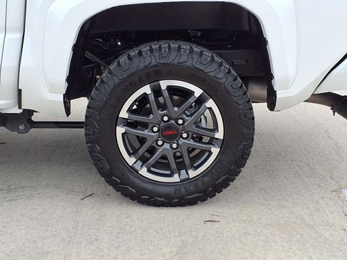 Certified 2025 Toyota Tacoma TRD Sport AWD/4WD image 9