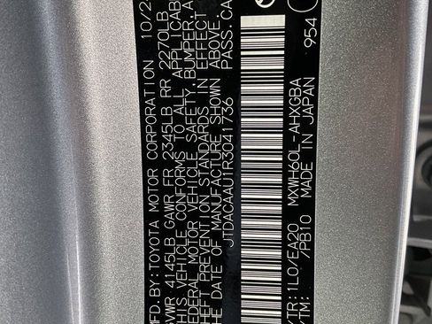 Used 2024 Toyota Prius XLE image 32