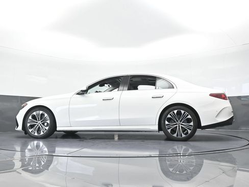 Used 2025 Mercedes-Benz E 350 Sedan image 61
