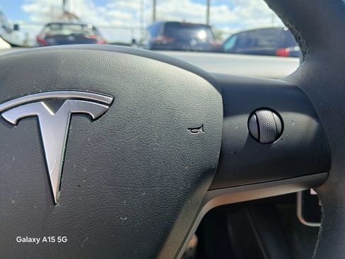 Used 2022 Tesla Model 3 Long Range AWD/4WD image 29